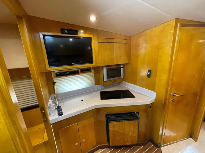 Elite 5 Oryx 36ft Sports Yacht — photo 8